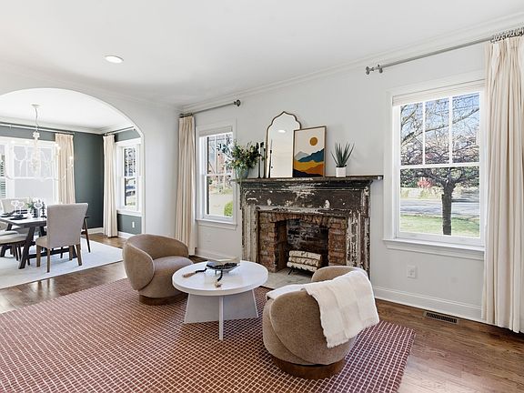 4th image of 2807 W Linden Ave