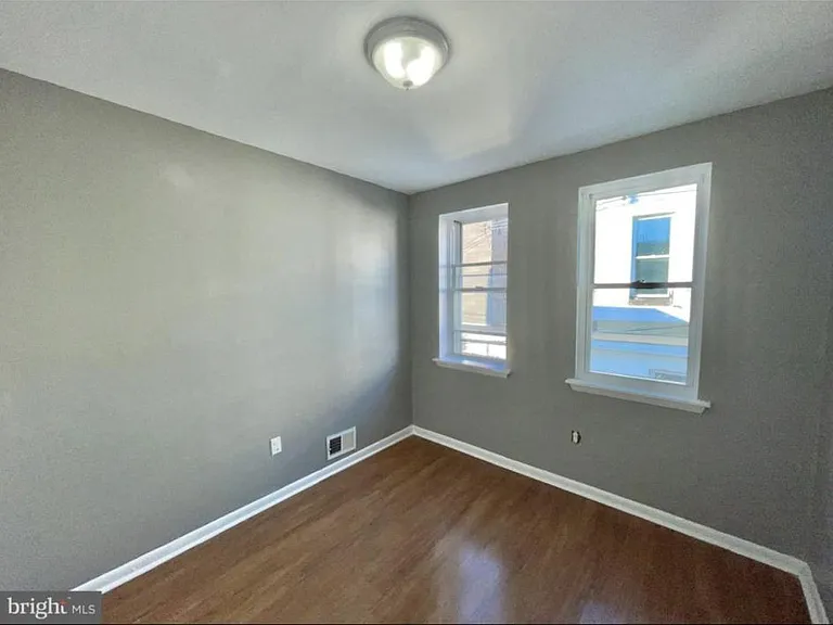 707 E Hilton St — Photo 6