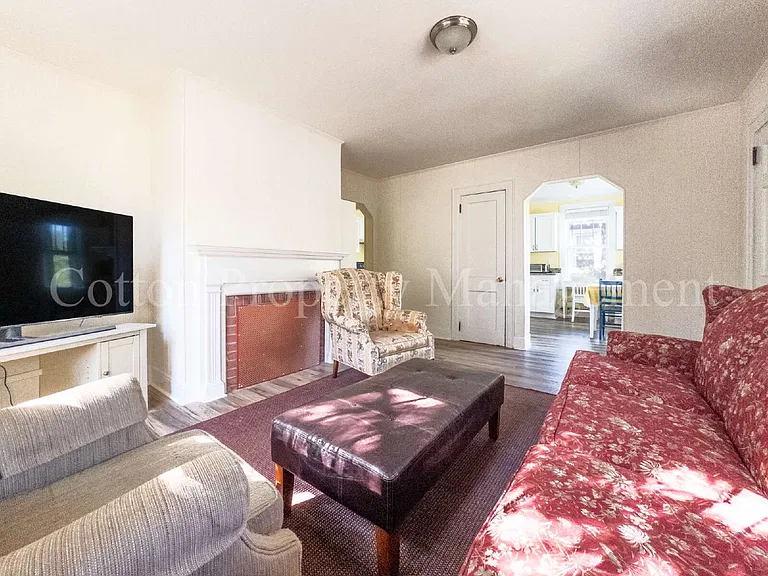 318 Central Blvd — Photo 8