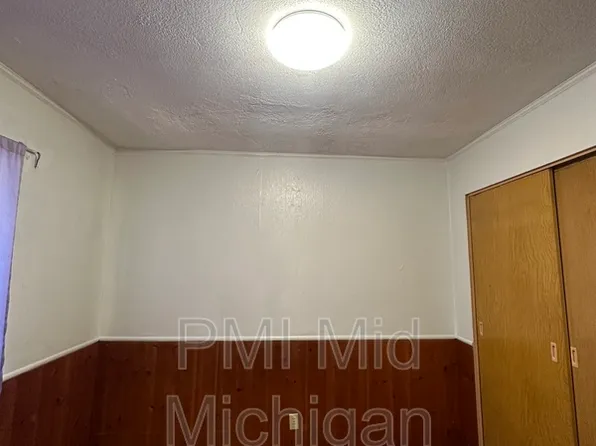 3304 Martharose Ct, Flint, MI 48504