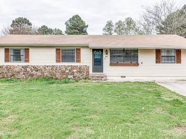 2807 Case St, Paragould, AR 72450