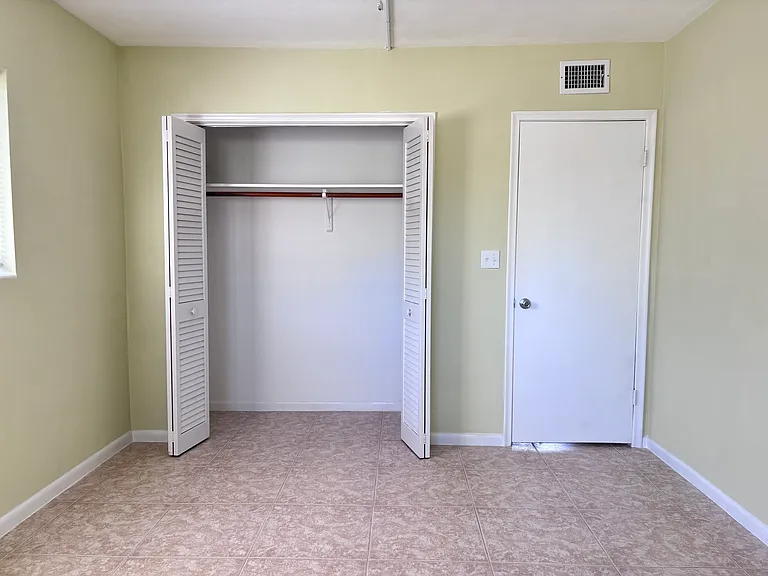 1950 Lake Osborne Dr #3 — Photo 15