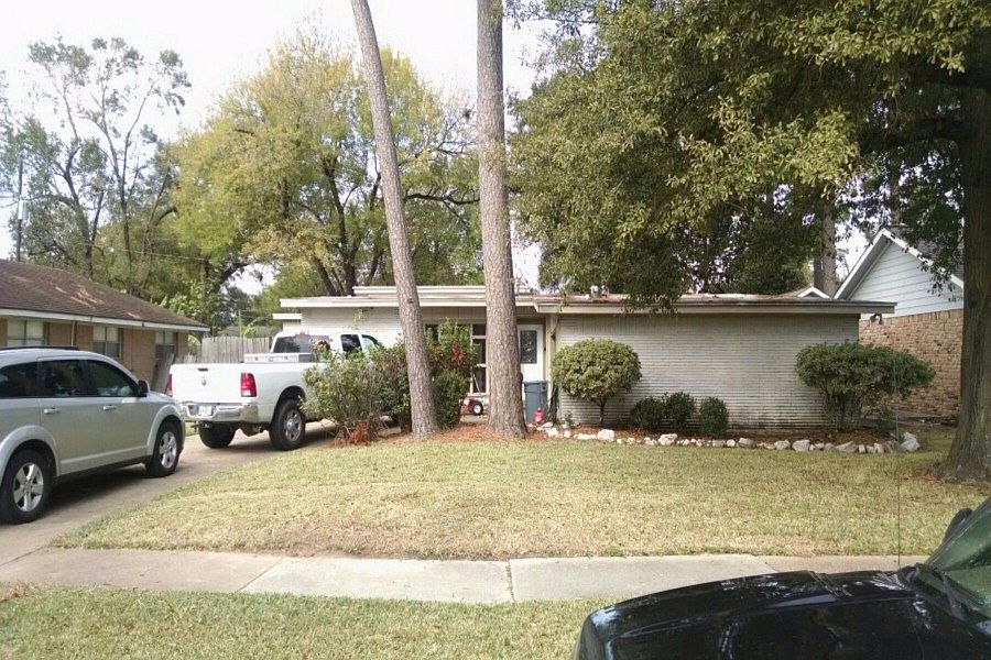 1st image of 14007 Hollypark Dr