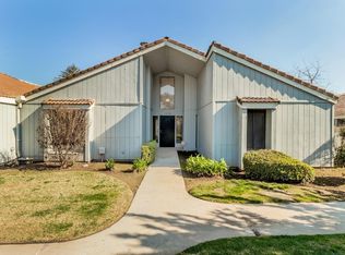 1846 Cougar Ln, Clovis, CA 93611
