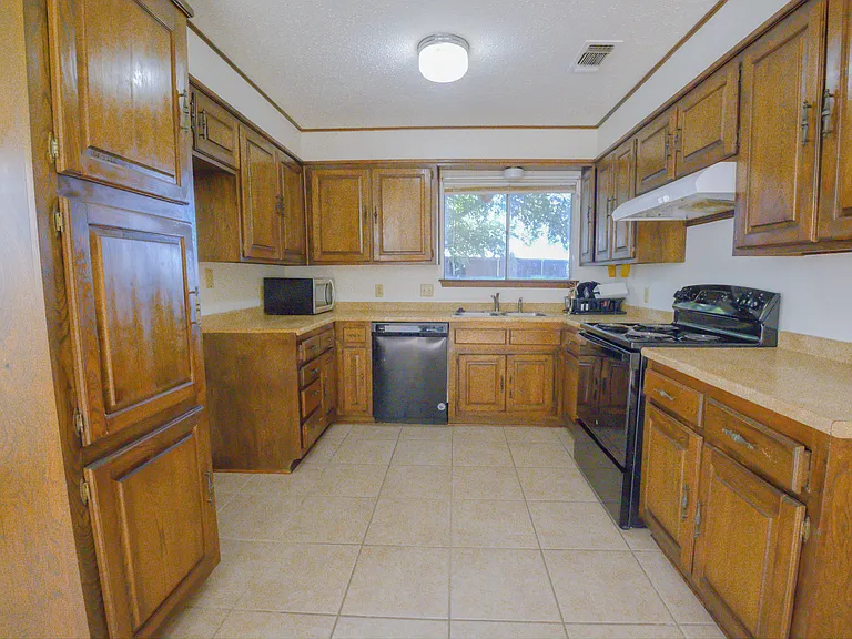 9967 Haywood Ct — Photo 26