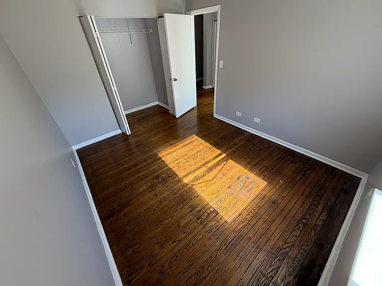 8248 S Eberhart Ave — Photo 5