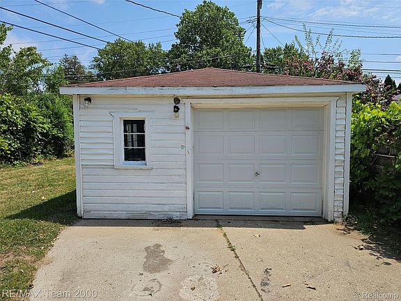 4th image of 6636 N Waverly St
