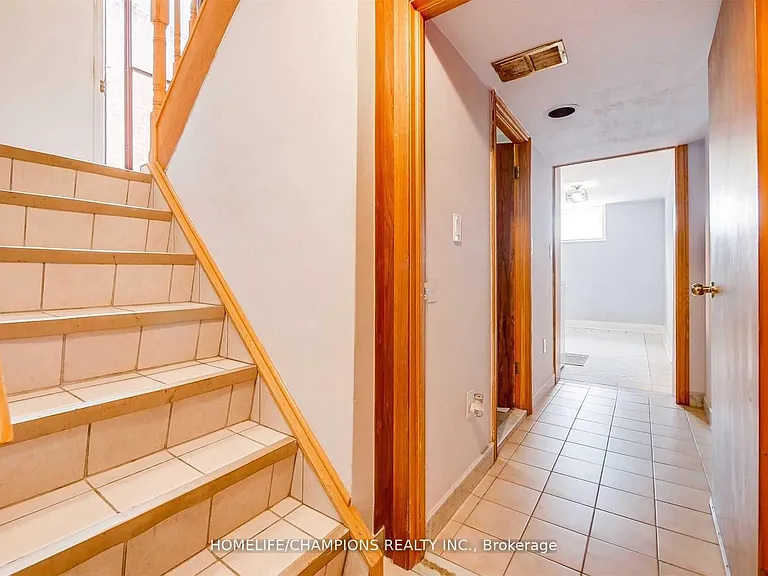 65 Whitburn Cres #2 — Photo 4