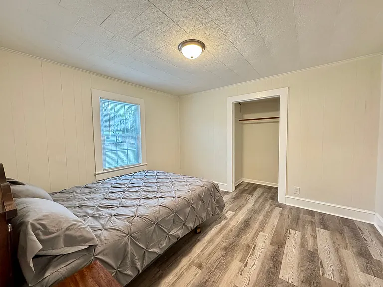 1035 Roark St — Photo 8