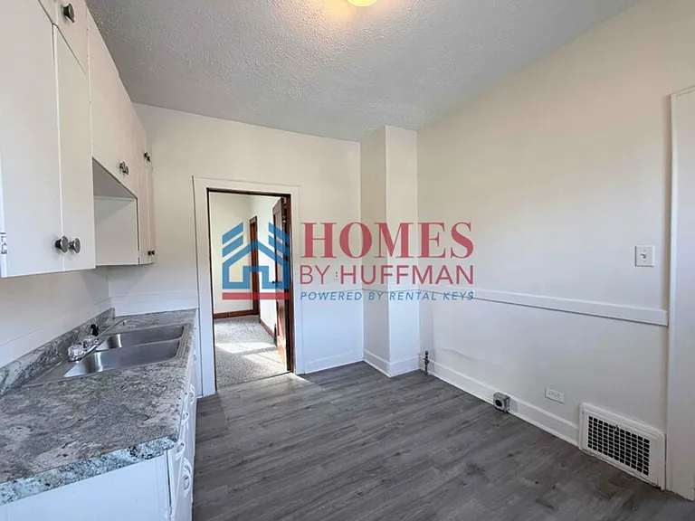 1116 Marshall Ave — Photo 6