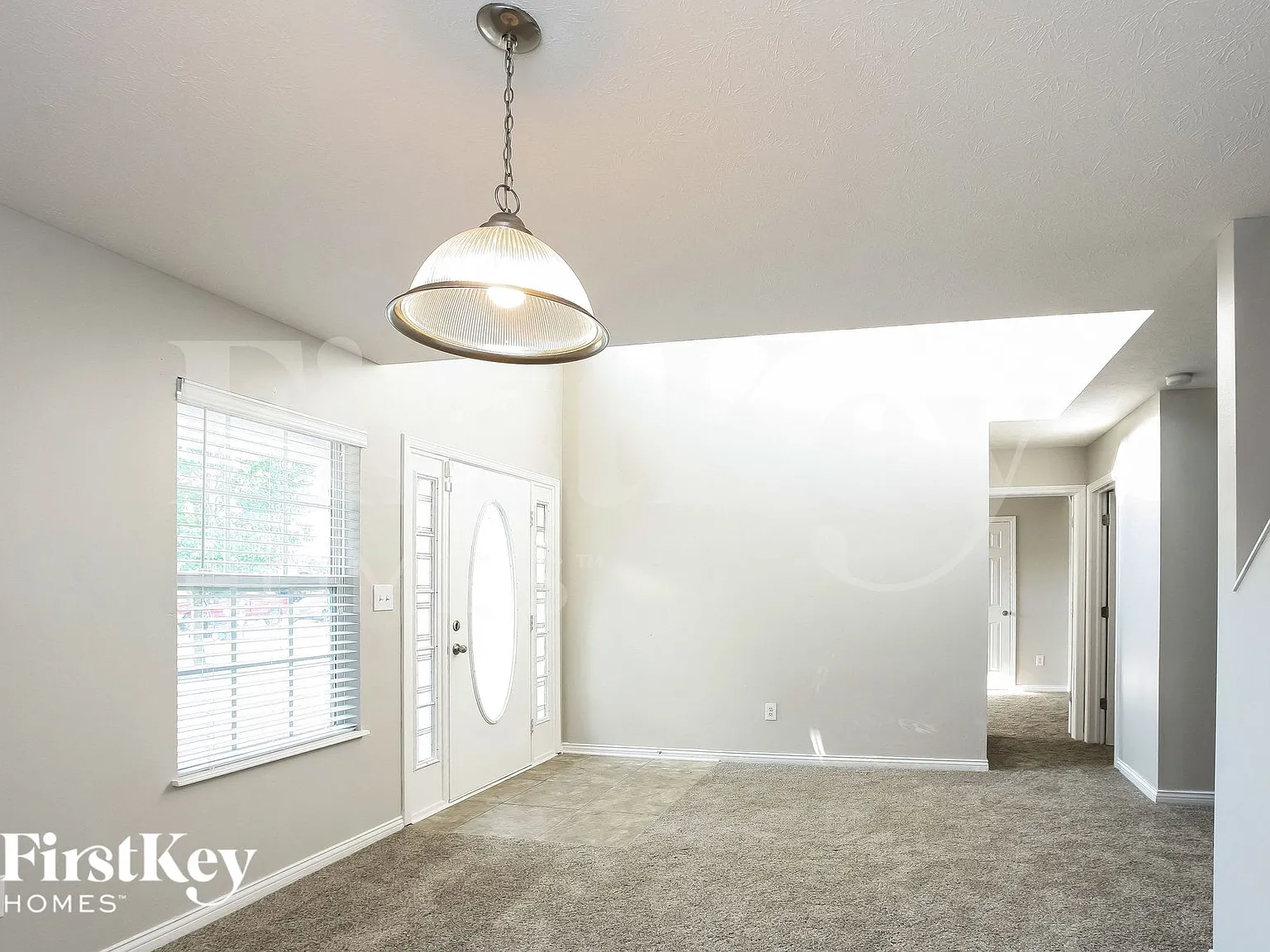5 bed, 2.5 bath, 3196 sqft, $2,960 — Photo 4