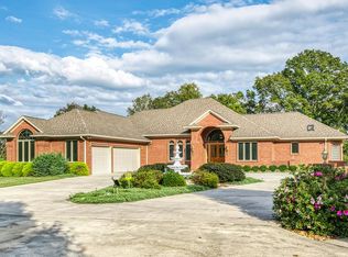 5262 Turney Groce Rd, Byrdstown, TN 38549