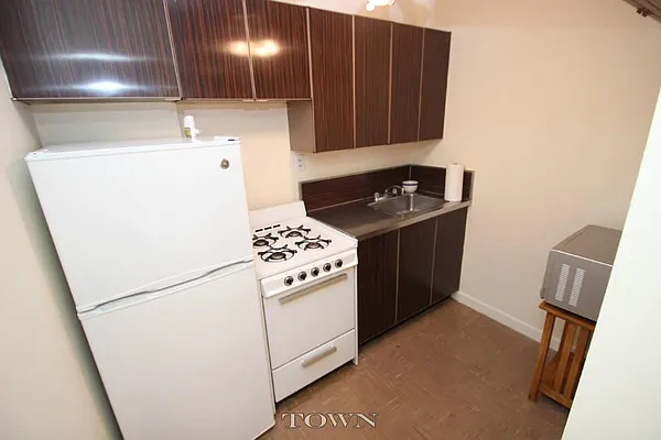 Rented by Town Residential | media 3