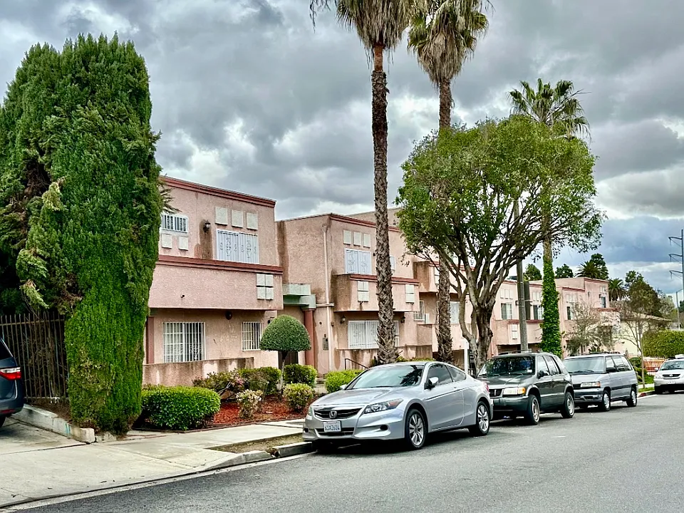 720 N Eucalyptus Ave #104