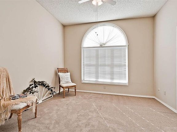 3rd image of 7 Scotsdale Pl
