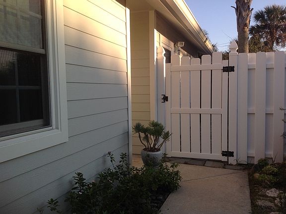 Gate to front patio
