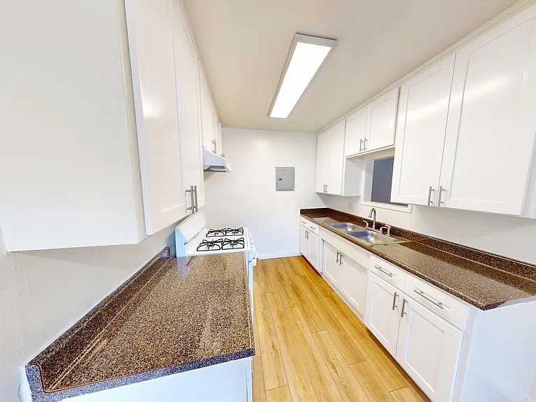 FUL - Fulton Ave Apartments — Photo 9