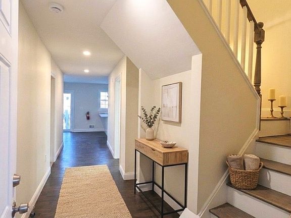 2nd image of 7 Maple St