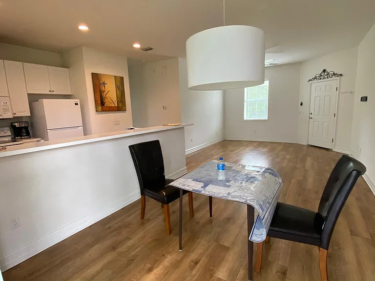 715 Connecticut Ln — Photo 8