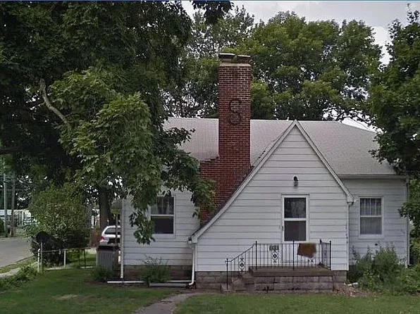 203 N East St, Olney, IL 62450