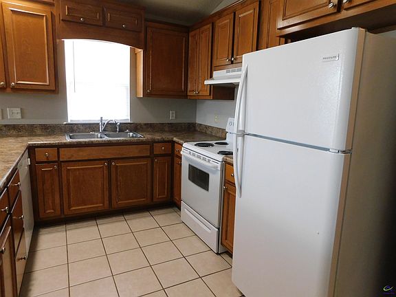 4th image of 504 Club Villa Ct