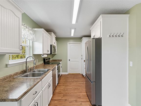 5th image of 33 Abby Rd