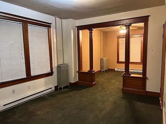 3rd image of 726 W Milton St