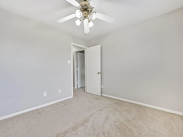 4714 Montclair Hill Ln — Photo 25