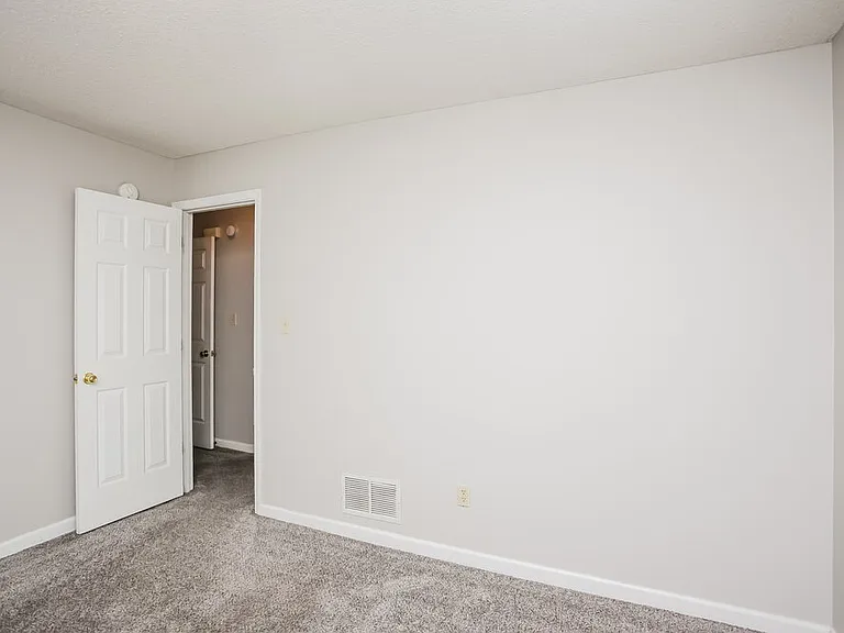 8459 Cross Point Dr — Photo 12