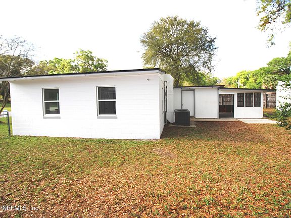 4th image of 1304 KING ARTHUR Road