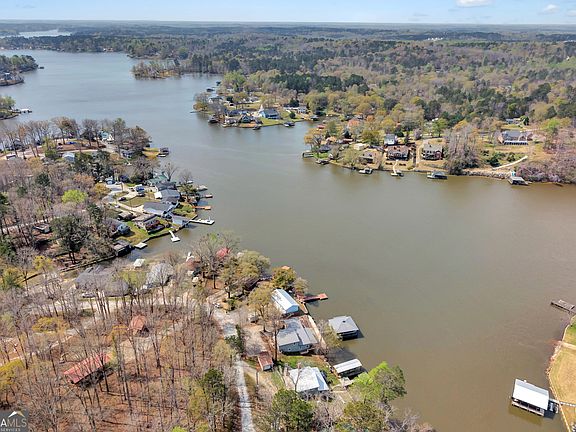 5th image of 411 Alcovy Rd