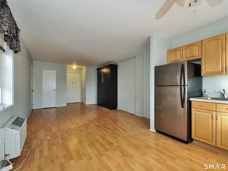 39 Glenbrook Rd #2W — Photo 7
