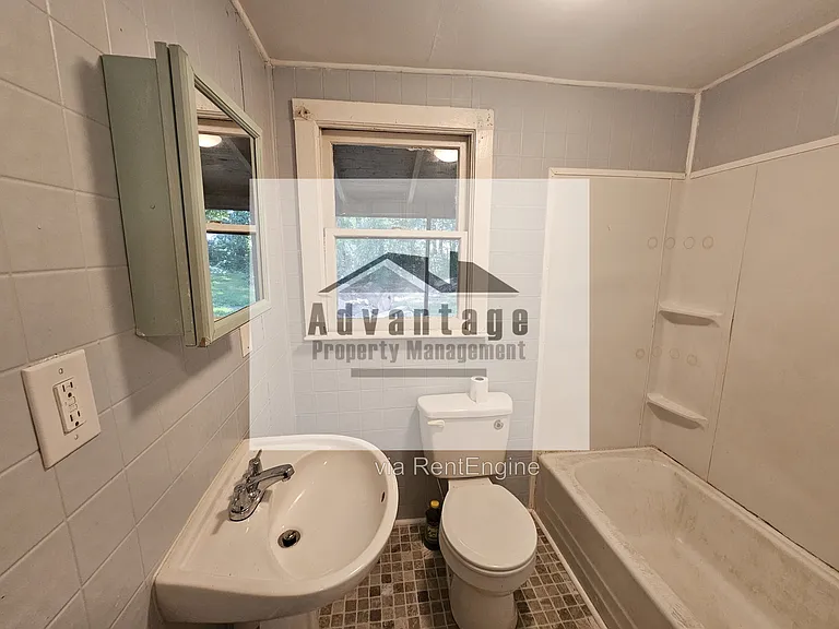 418 E Brooks Ave — Photo 6