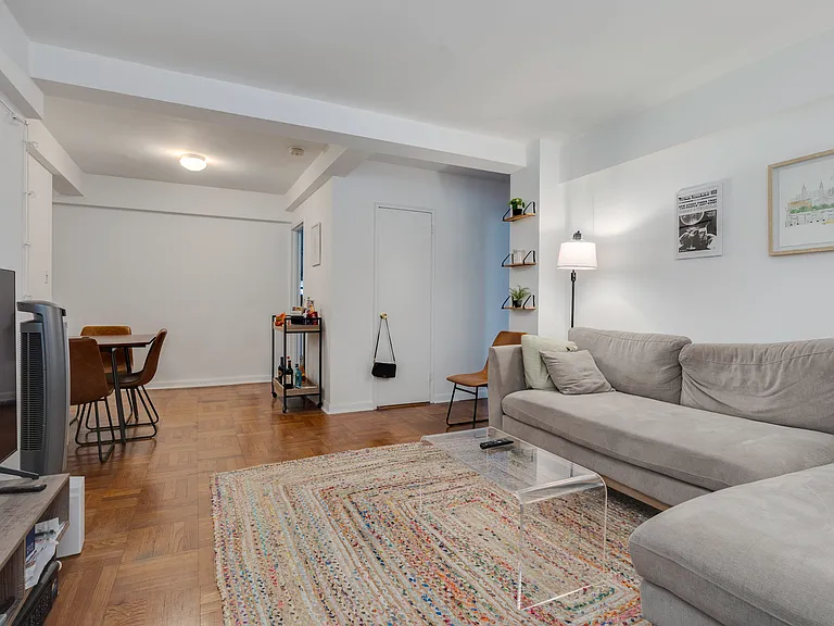 140 E 56th St #6C — Photo 2