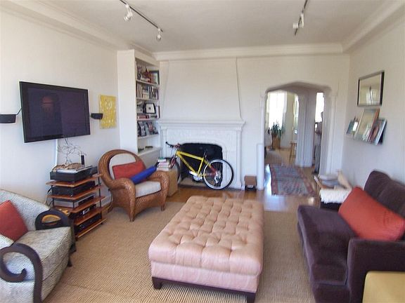 2nd image of 2101 Pacific Ave APT 601