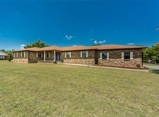 710 W Spruce St, Whitewright, TX 75491