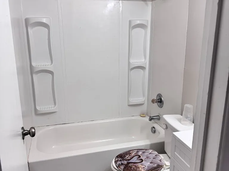 208 Watson St — Photo 3