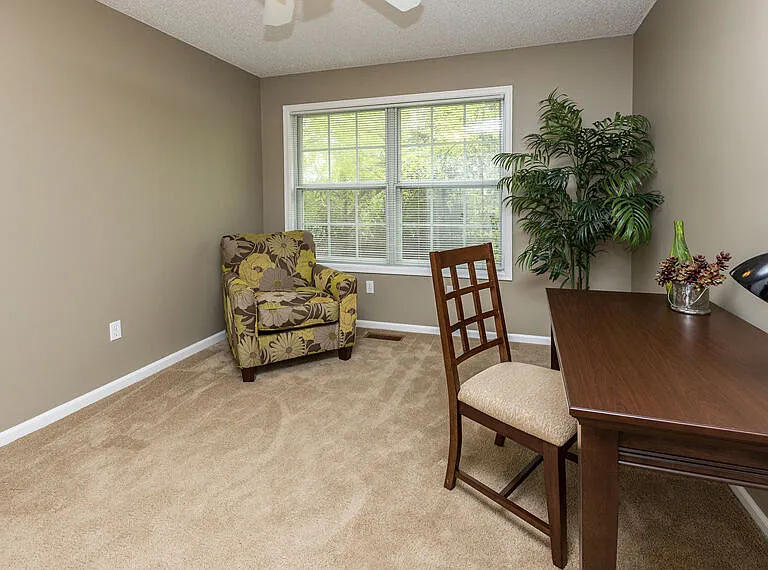 Ashworth Pointe & Foxboro Townhomes — Photo 31