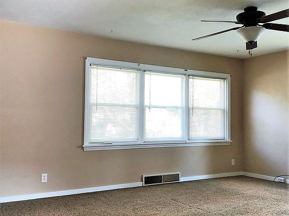 5th image of 609 N William St
