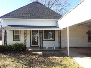 305 SE 1st St, Tuttle, OK 73089