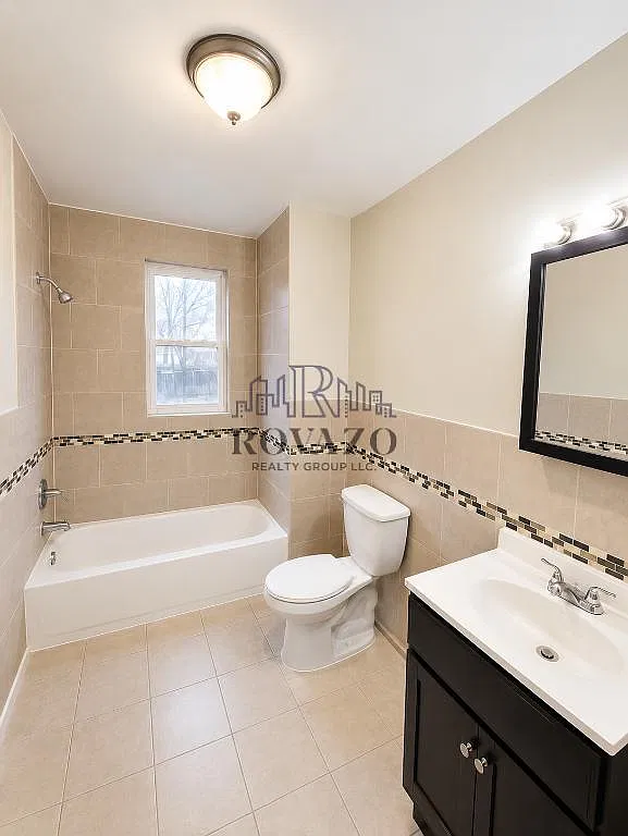 3 bed, 800 sqft, $2,095 — Photo 3
