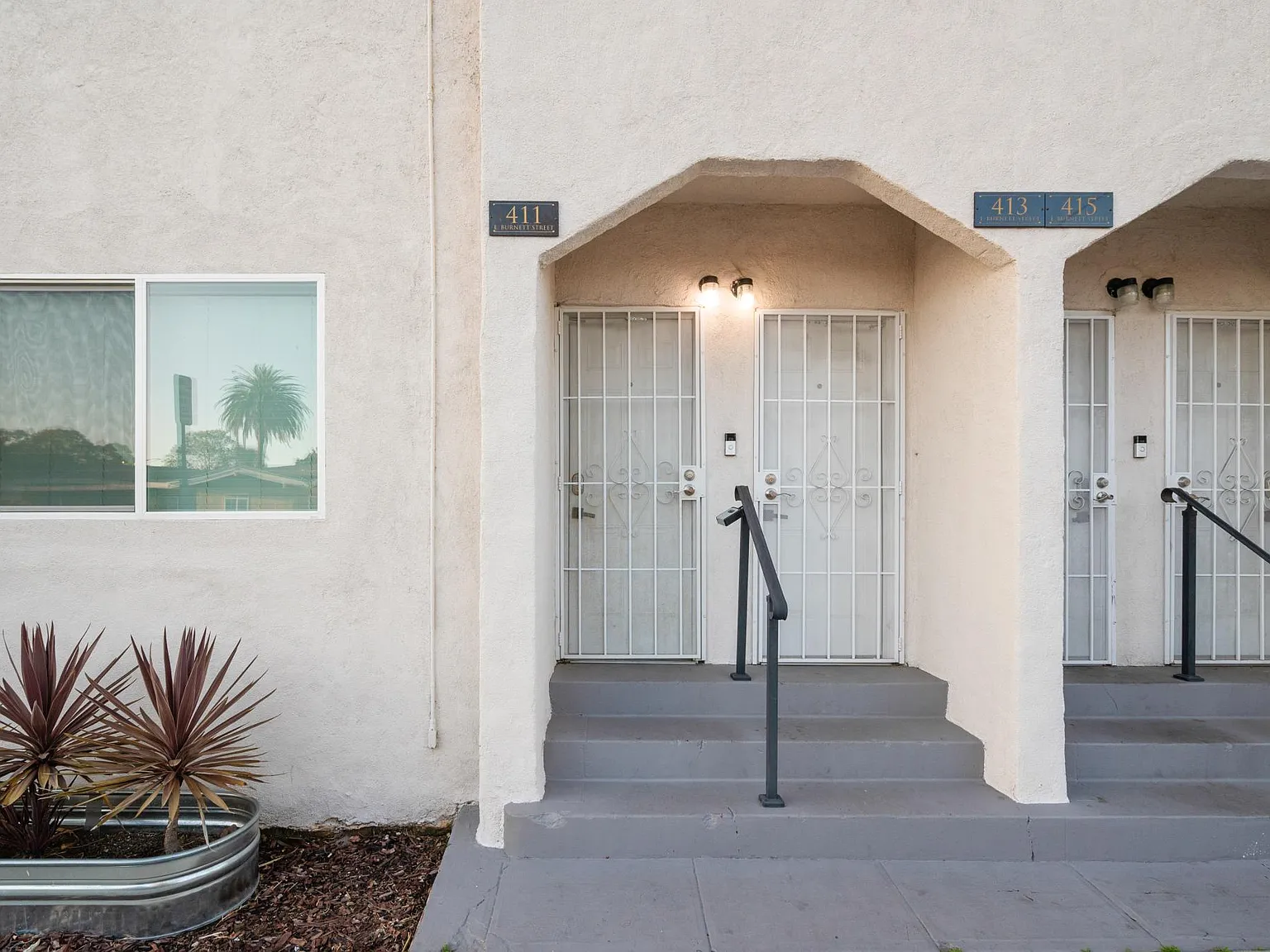 3 bed, 838 sqft, $2,650 — Photo 2