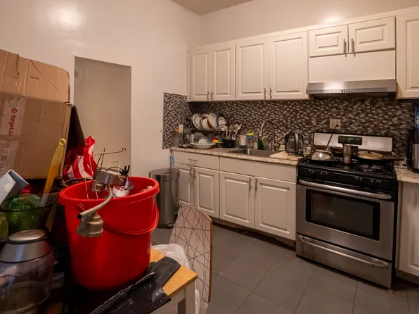 194 Essex Street image 8 of 9