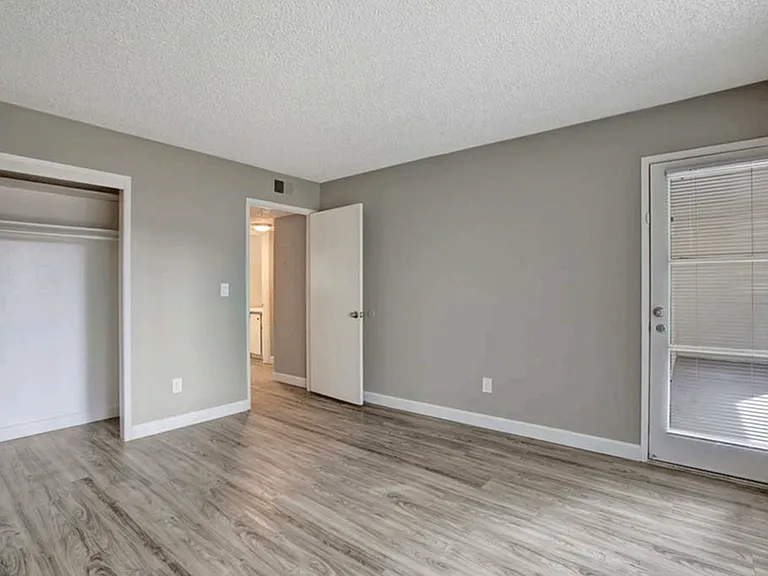 River Blu Apartments — Photo 23