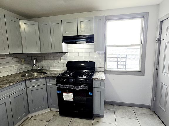 2nd image of 310 Bond St #1A