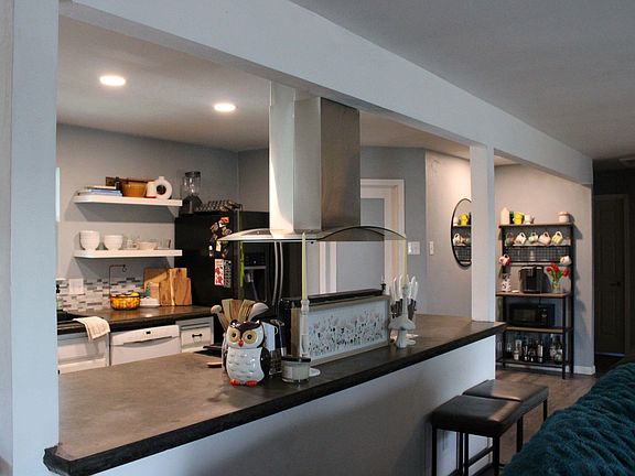 3rd image of 21890 Phoenix Lake Rd