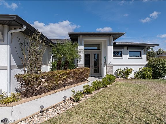 3rd image of 1423 SW 20th St