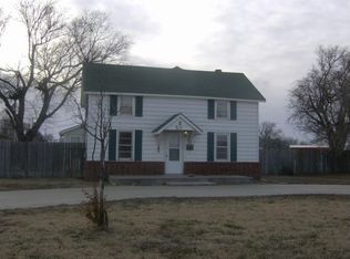 511 N Buffalo St, Lakin, KS 67860