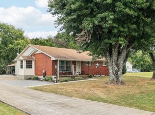 118 New Deal Potts Rd, Cottontown, TN 37048