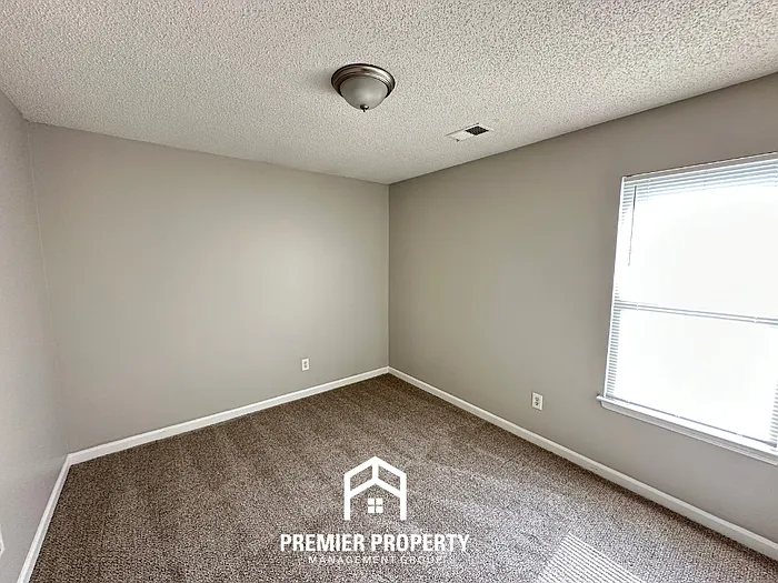 6600 Elkgate Dr — Photo 12